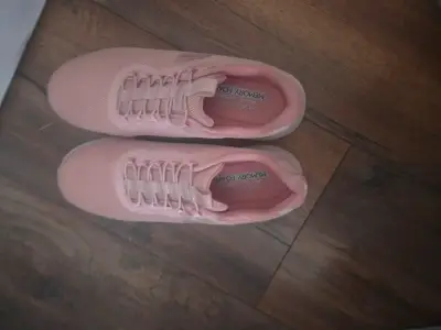 Zapatillas rosadas deportivas - miniatura 4