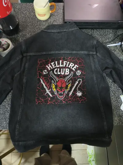 Chaqueta Hellfire Club Vans x Stranger Things - miniatura 1