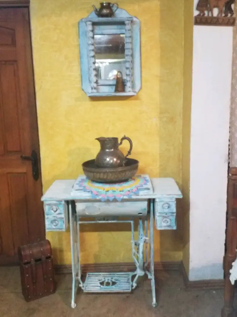 Mueble de máquina +espejo vintage - 1