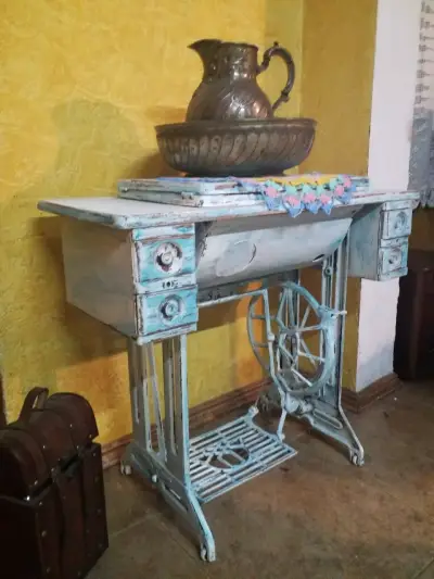 Mueble de máquina +espejo vintage - miniatura 2