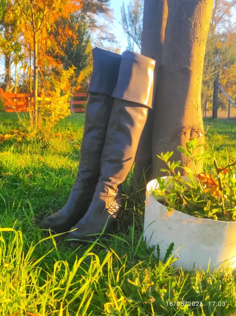 Botas negras de cuero - 7