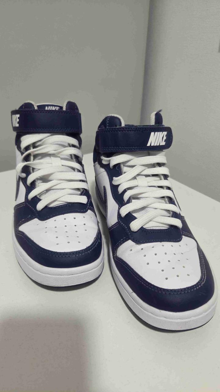 Zapatillas Nike blancas y azules - 2