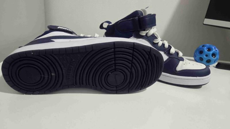 Zapatillas Nike blancas y azules - 4