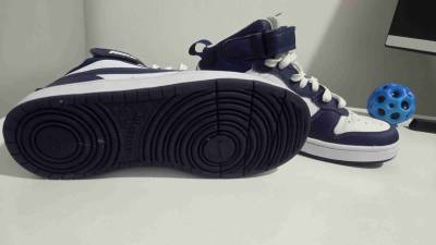 Zapatillas Nike blancas y azules - miniatura 4