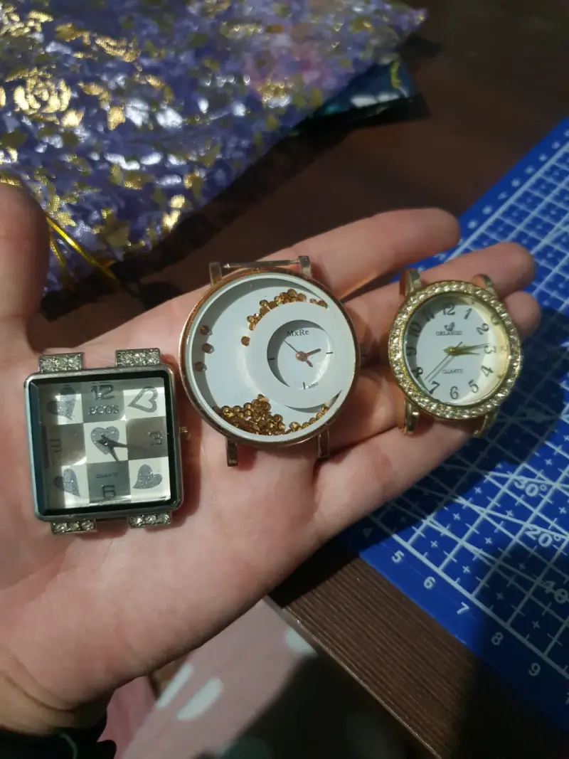 Conjunto de carátulas de reloj variadas - 2
