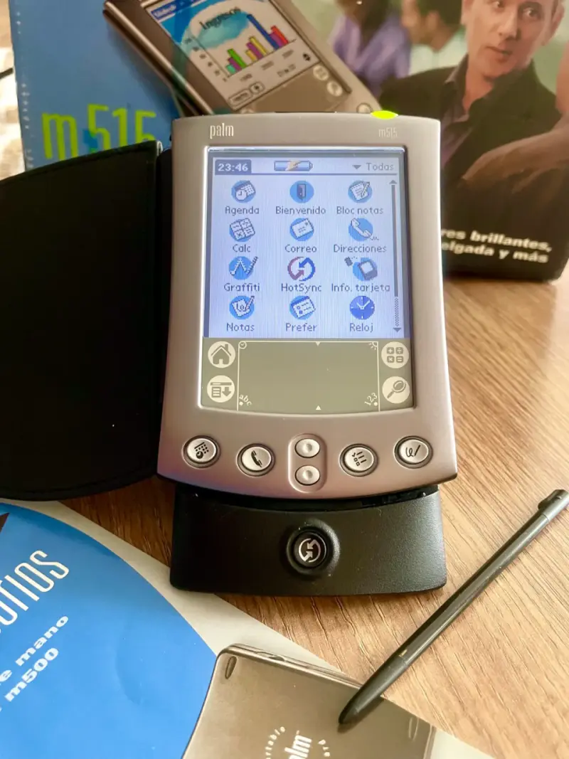 PDA Palm m515 con accesorios - 1
