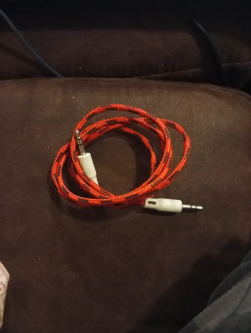Cable auxiliar rojo 3.5mm