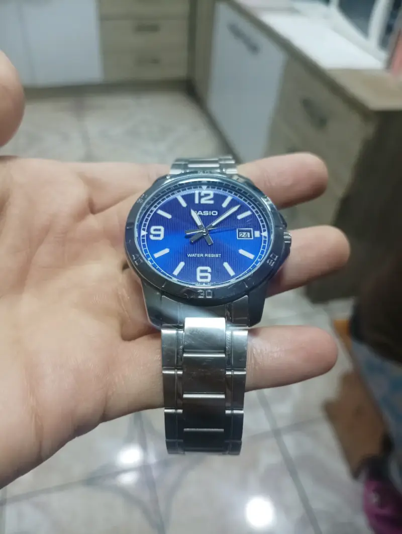 Reloj Casio azul metálico - 1