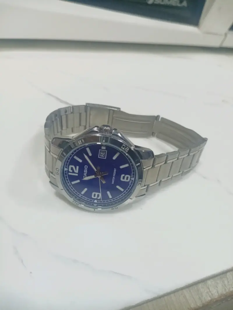 Reloj Casio azul metálico - 2