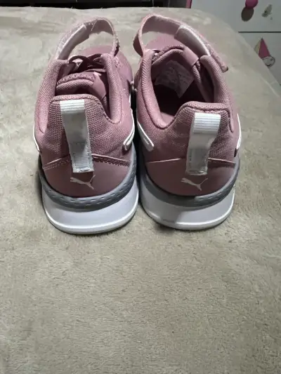 Zapatillas Puma rosadas - miniatura 1