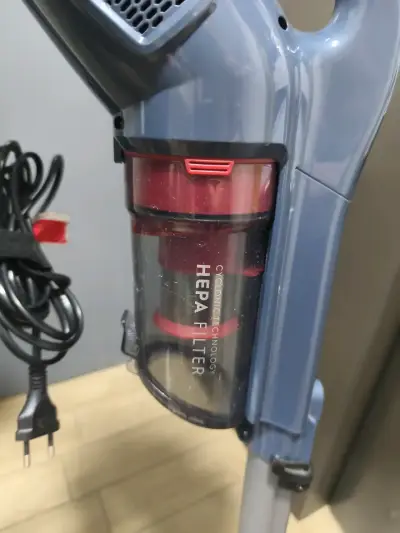 Aspiradora vertical Electrolux gris - miniatura 3