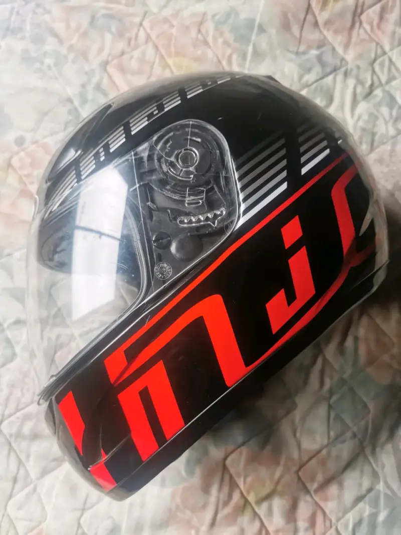 Casco de moto negro y rojo talla M - 1