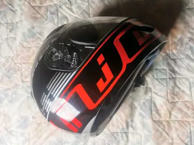 Casco de moto negro y rojo talla M - miniatura 2