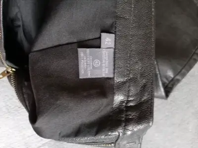 Pantalón de cuero negro - miniatura 3