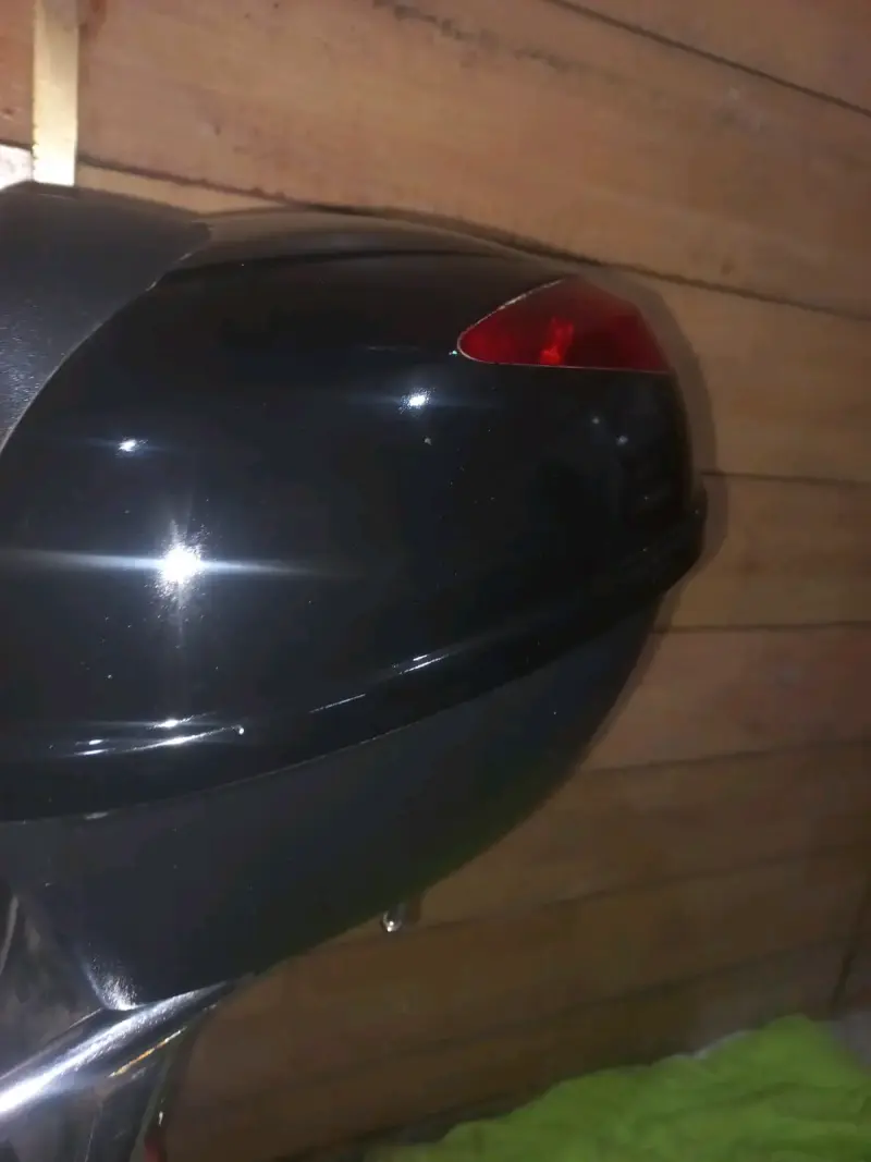 Maleta trasera para moto - 2