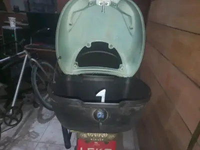 Maleta trasera para moto - miniatura 4