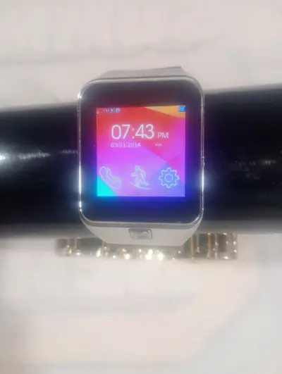 Smartwatch negro de pantalla táctil - miniatura 4
