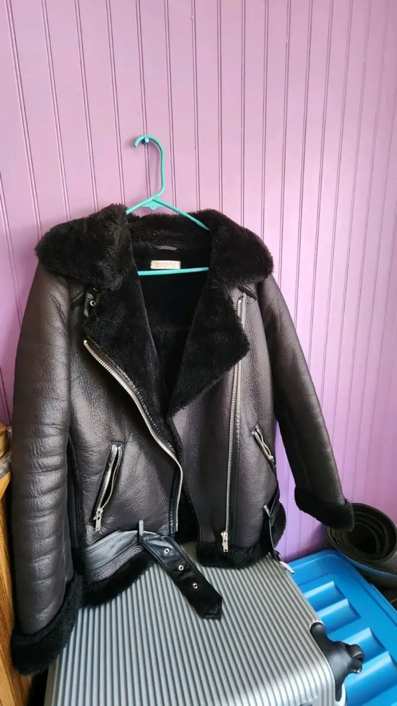 Chaqueta negra de cuero con forro - 3