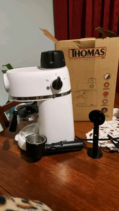Cafetera Thomas blanca - miniatura 1