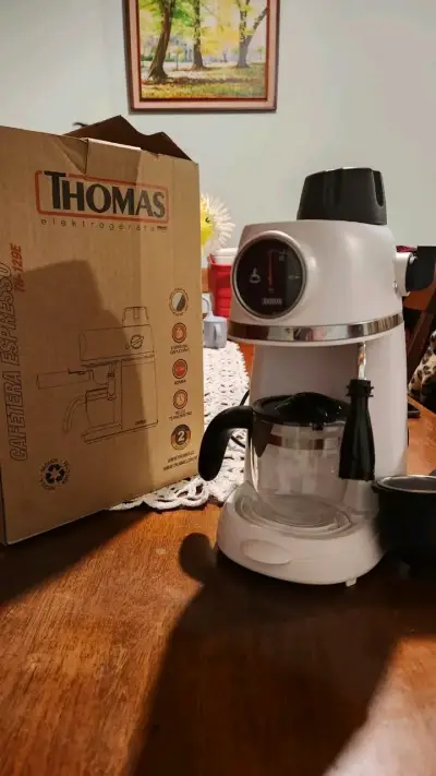 Cafetera Thomas blanca - miniatura 2