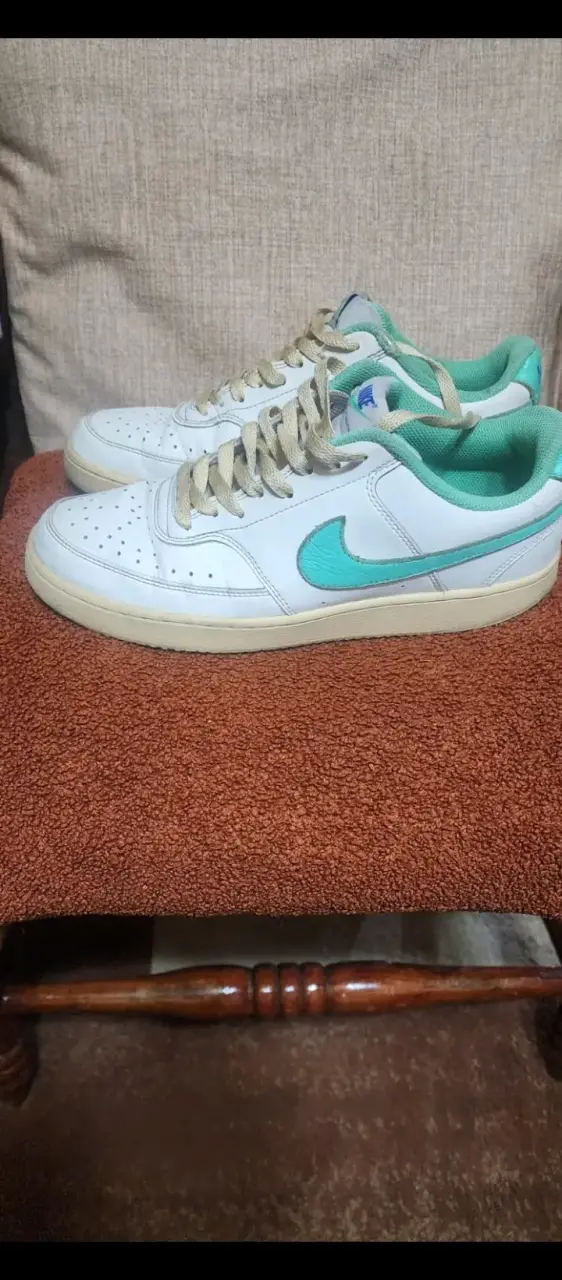 Zapatillas blancas deportivas Nro 44 - 2