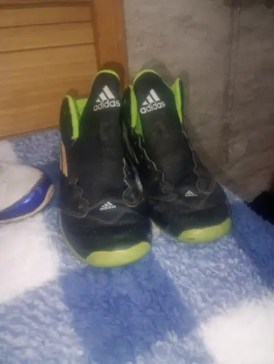 Zapatillas deportivas Adidas negras - miniatura 1