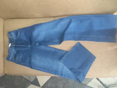 Jeans azules acampanados - miniatura 1