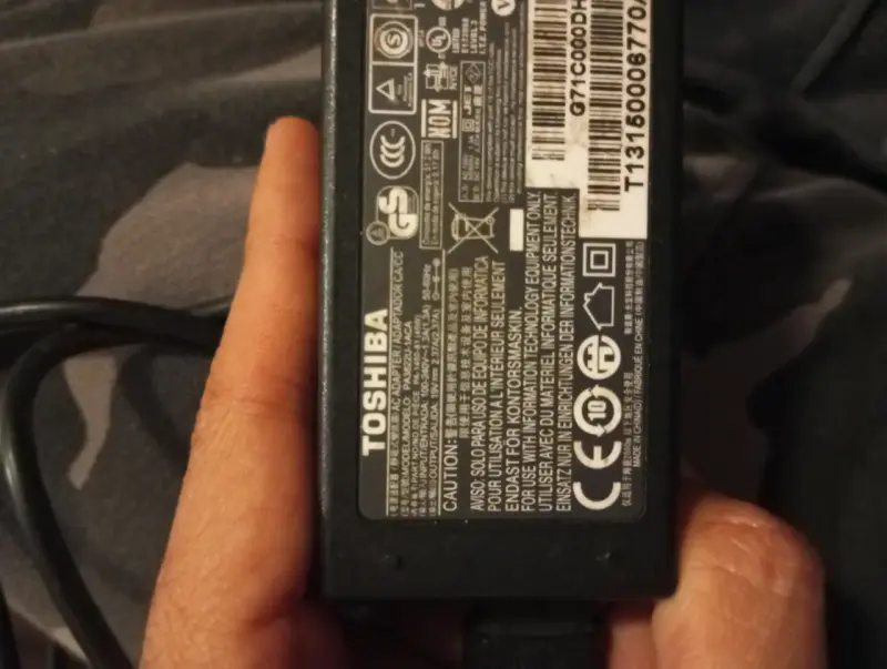 Cargador Original Toshiba 19v 2.37a 45w (Para Sate - 2