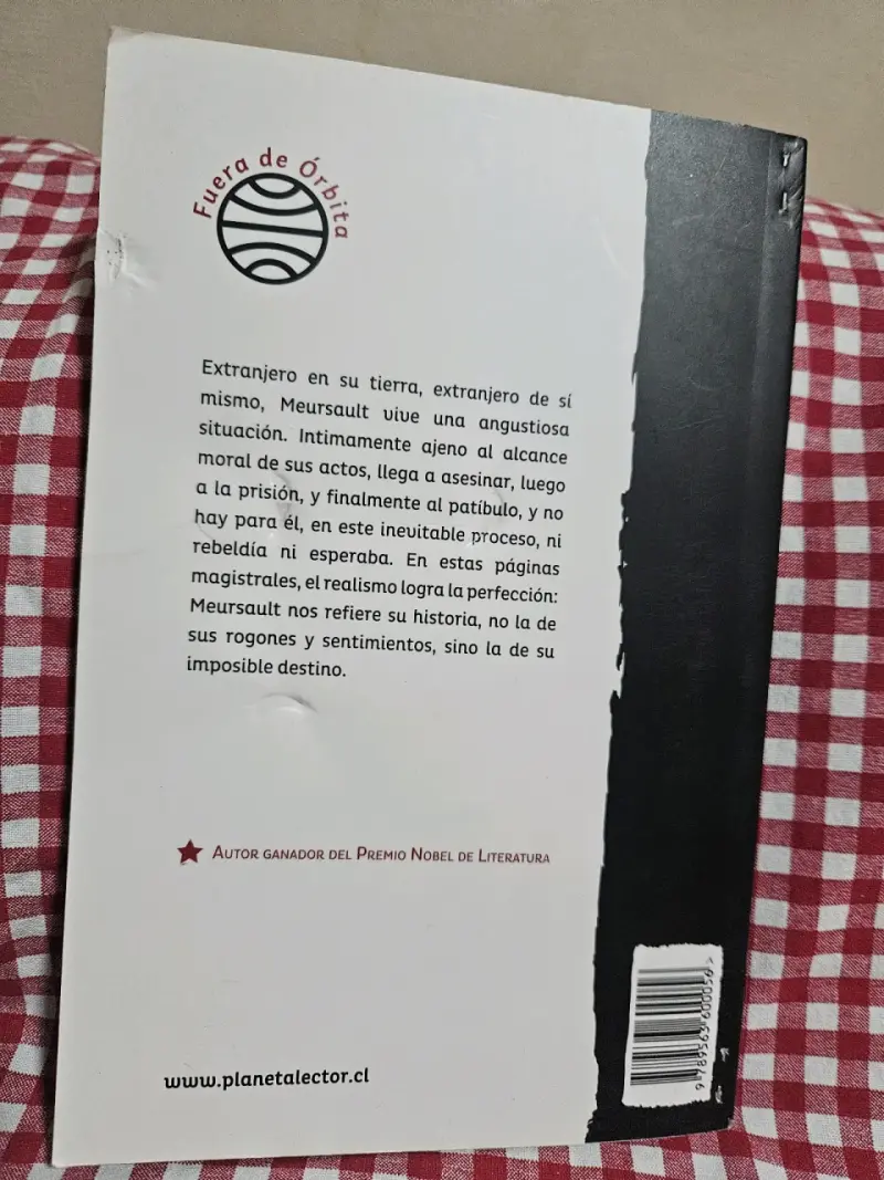 Libro El extranjero de Albert Camus - 2