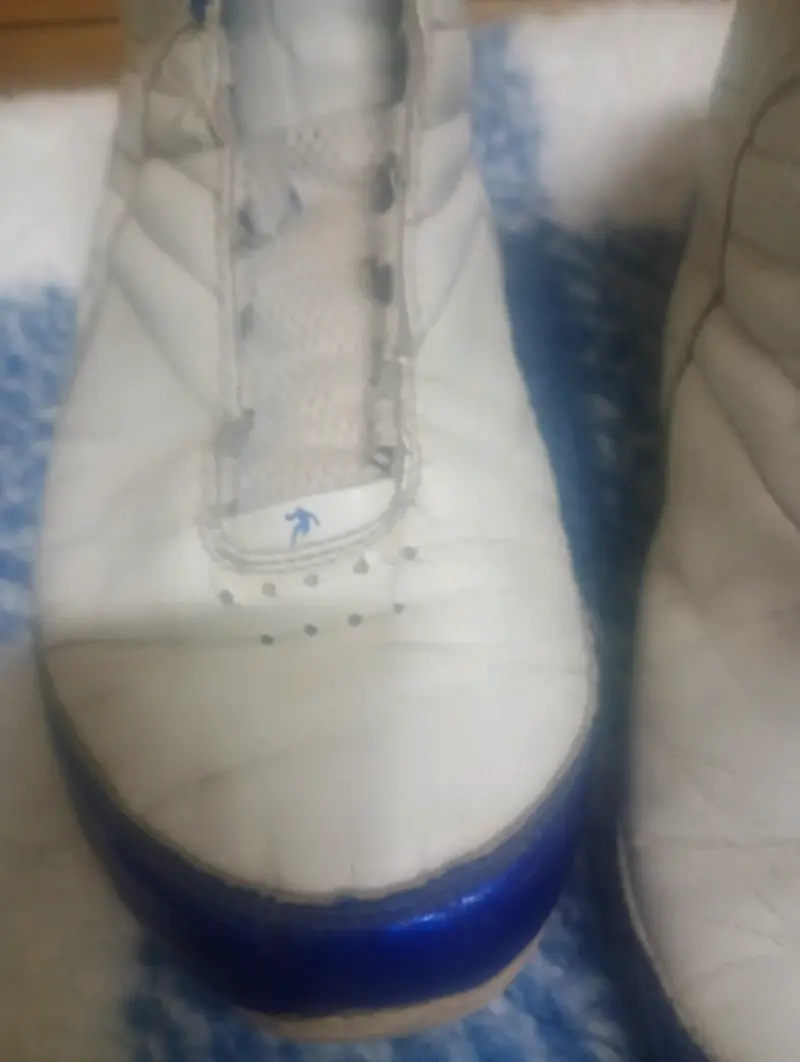 Zapatillas deportivas blancas y azules - 2