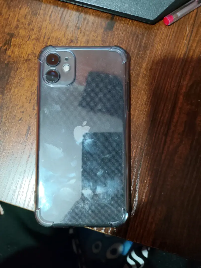 iPhone 11 - 3