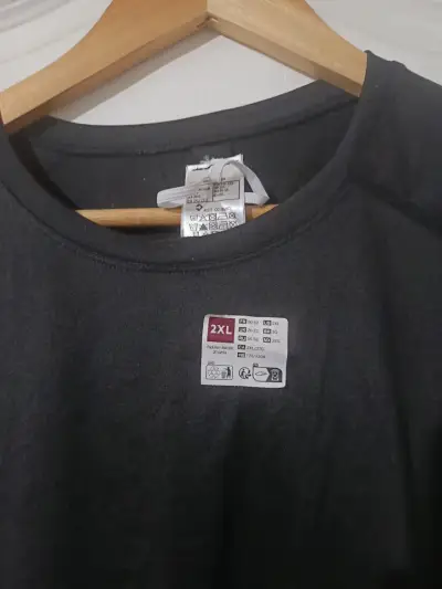 Polera negra deportiva - miniatura 2