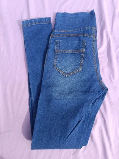 Jeans azul clásico - miniatura 2