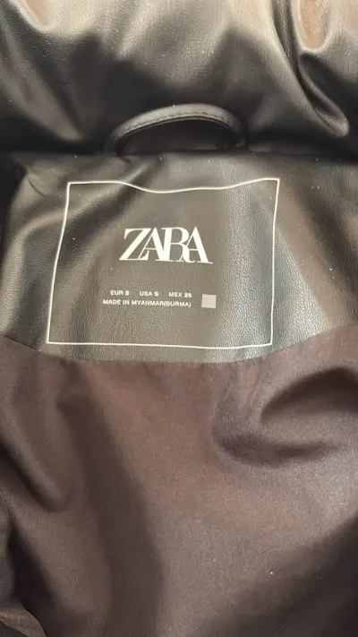 Chaqueta acolchada negra zara - miniatura 2