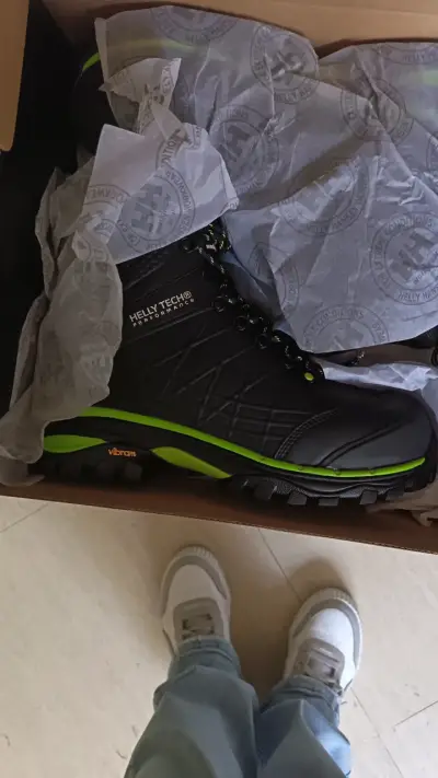 Botas negras Helly Tech - miniatura 1