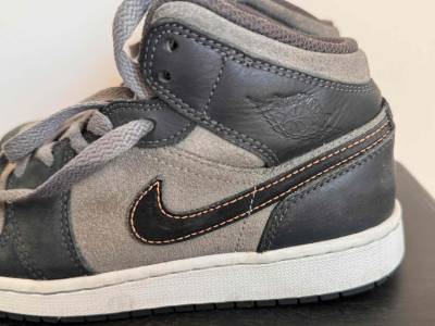 Zapatillas Air Jordan grises - miniatura 3