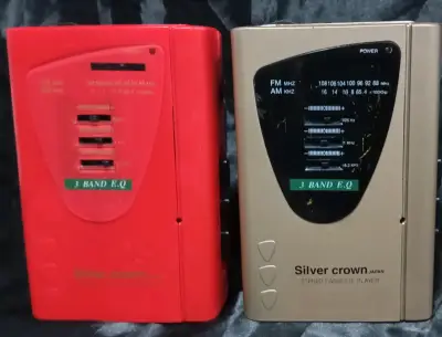 Walkman Silver Crown rojo y Tono platinado - miniatura 1