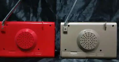 Walkman Silver Crown rojo y Tono platinado - miniatura 3