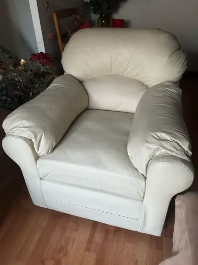 Sillón beige cómodo - miniatura 1