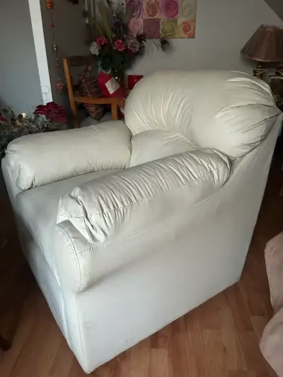 Sillón beige cómodo - miniatura 2