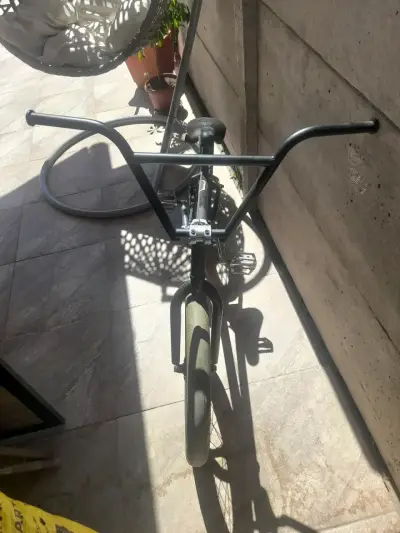 Bicicleta BMX negra usada - miniatura 6