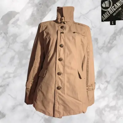 Chaqueta beige con botones - miniatura 2