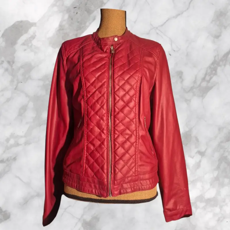 Chaqueta roja de cuerina - 2