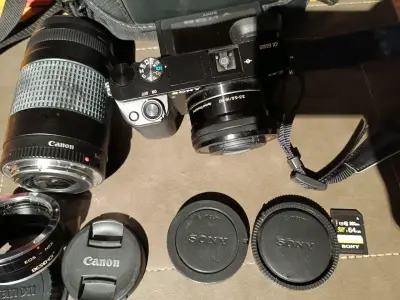 Cámara Sony Alpha con accesorios - miniatura 5