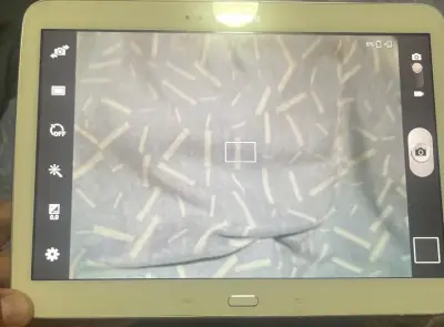 Tableta Samsung usada - miniatura 5
