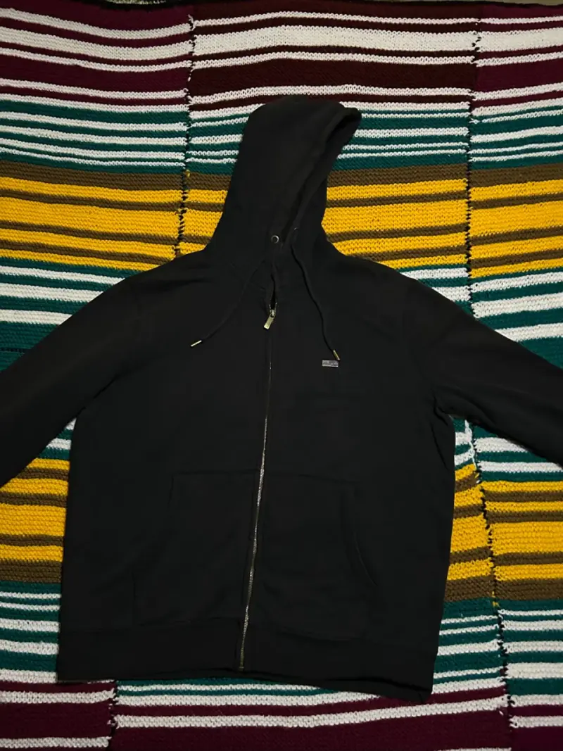 Polerón negro con cierre - 2