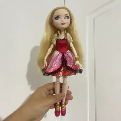 Muñeca Apple white incompleta Ever After High - miniatura 1