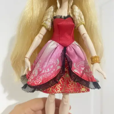 Muñeca Apple white incompleta Ever After High - miniatura 3