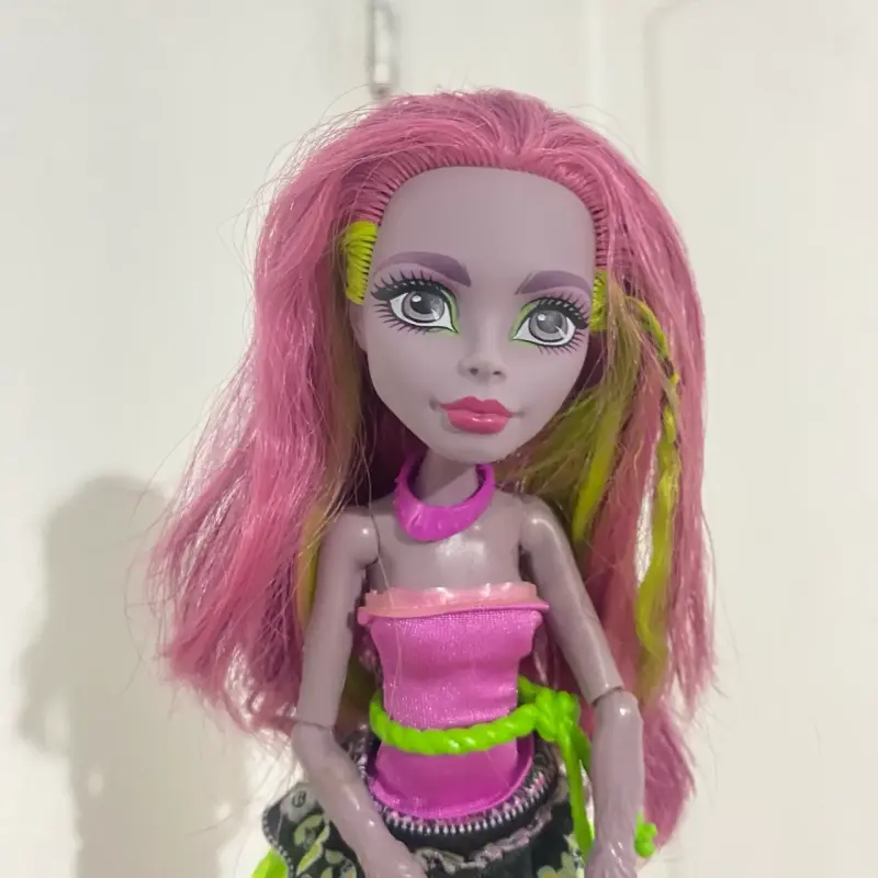 Muñeca Marisol Monster High sin accesorios y mano - 2