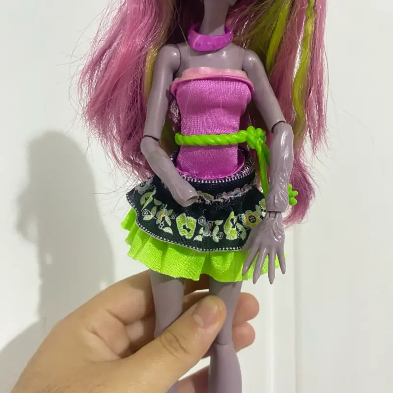 Muñeca Marisol Monster High sin accesorios y mano - 3
